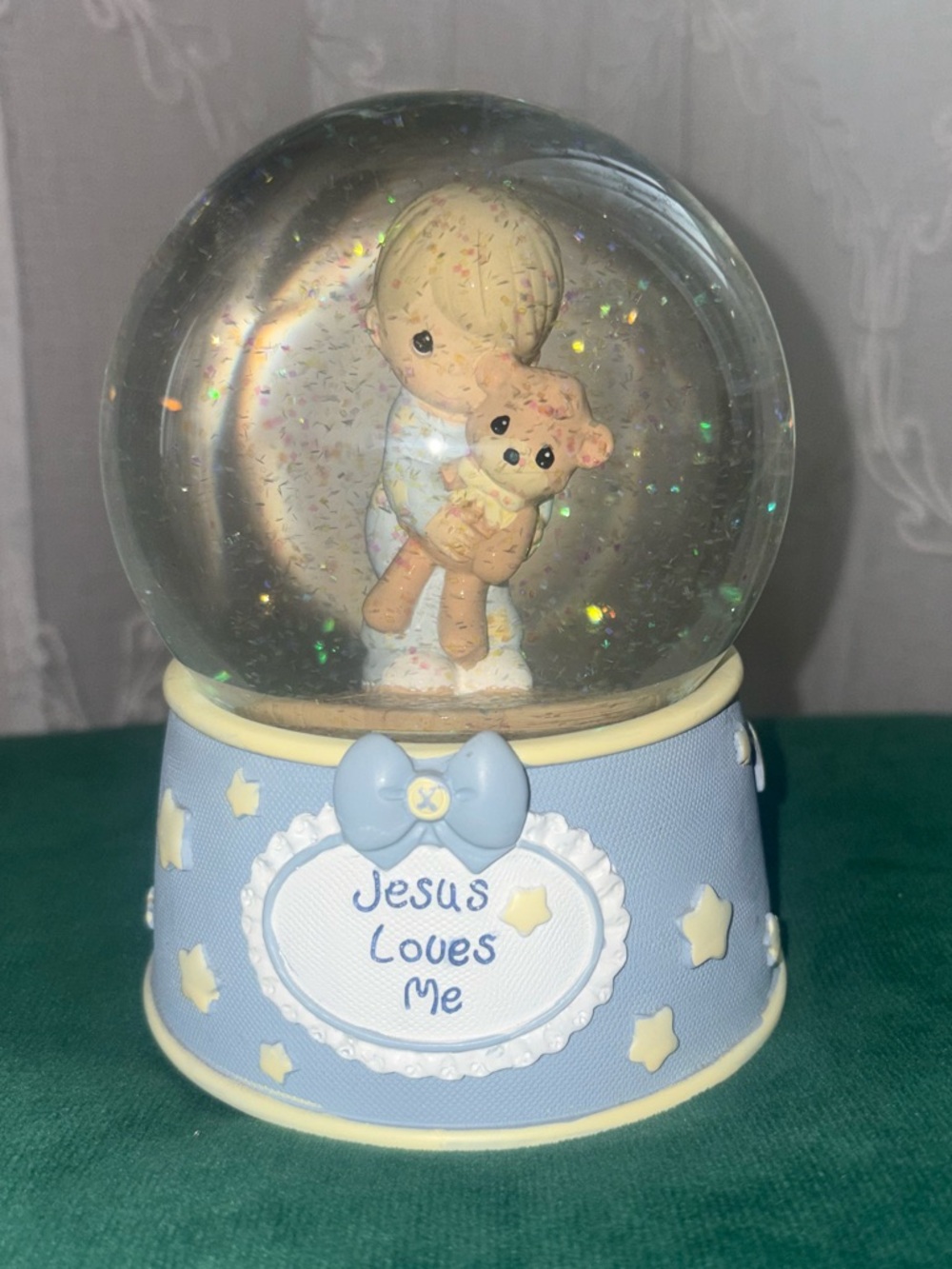 Precious Moments “Jesus Loves Me” Musical Snow Globe